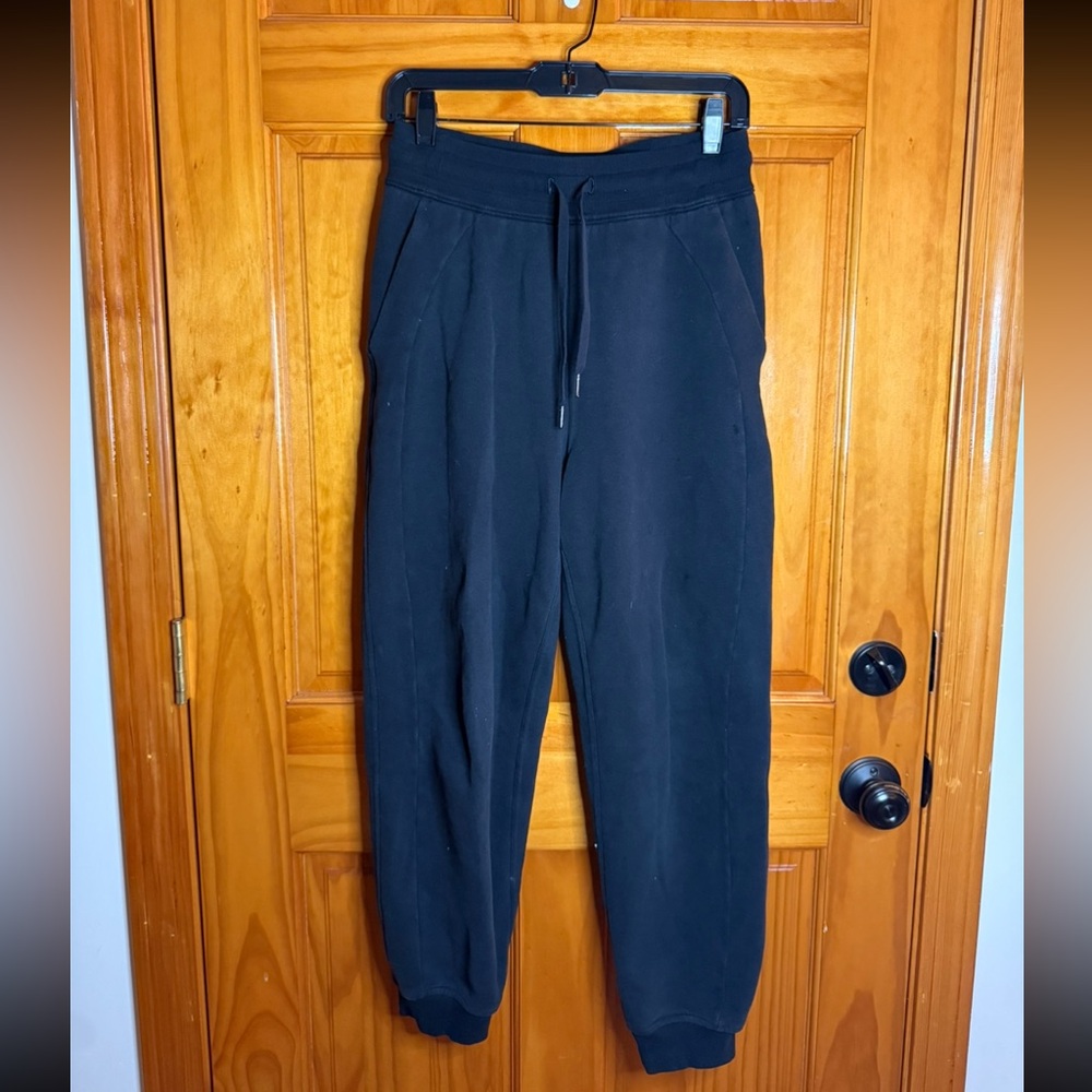 Lululemon Scuba Relaxed High-Rise Jogger Black | Womens Size 6 - Flawed